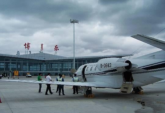 新疆空管局管制中心區域管制室保障博樂機場校驗飛行
