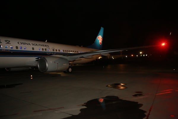 wC737-800^2 RZz.JPG