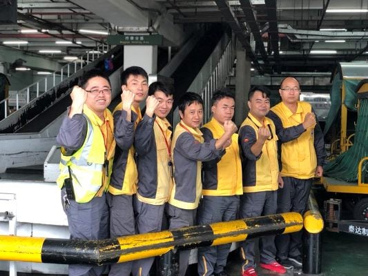飛航地服行李分揀員為春運加油助威.jpg