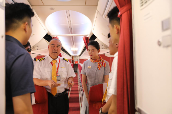 圖11:張健與機組進行航前協同.png