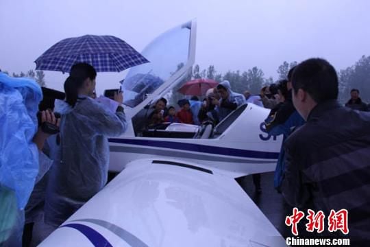 江蘇首架輕型飛機整機下線續航800公里用無鉛汽油