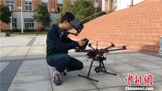 “土豪”大學生投20萬購無人機創業一天最高入萬元