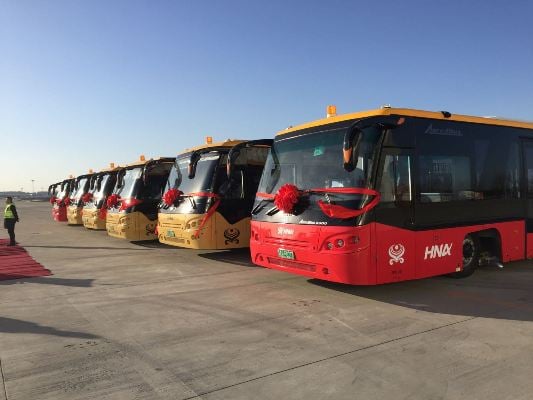 新進雙頭擺渡車.jpg