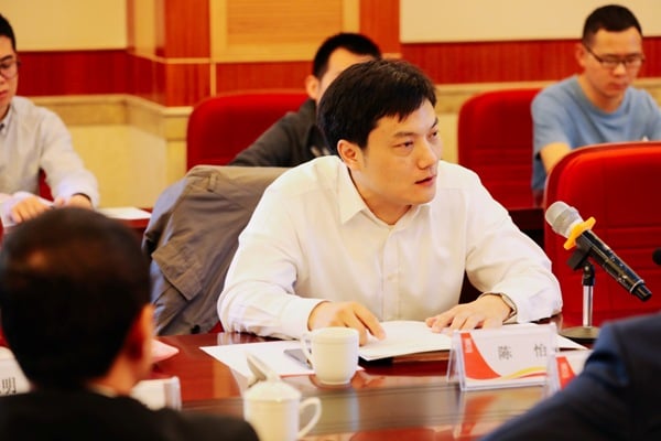 民航西南管理局飛標處處長陳怡在會上發表講話.jpg
