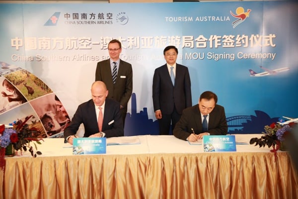 ϺcĴξֺՏ䛡China Southern and Tourism Australia  signing a new partnership agreement.jpg