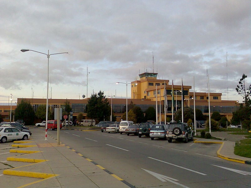 800px-El_Allto_airport.jpg