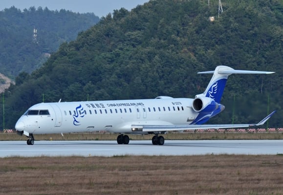 AĺCRJ900wC(j).jpg